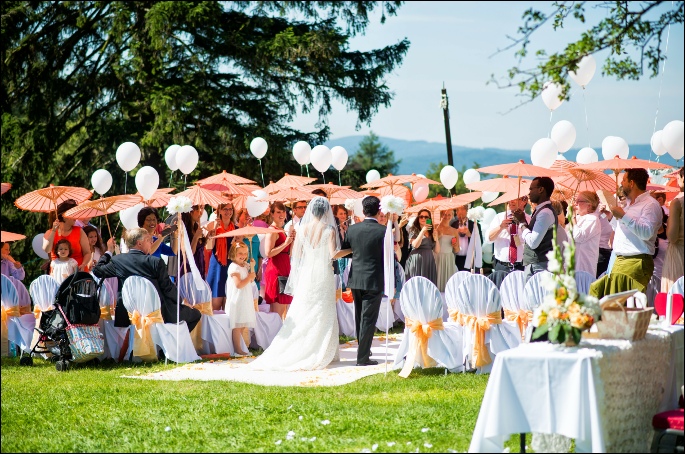 Schlosspark, Trauung unter freiem Himmel, Hochzeit, romantisch, heiraten im Freien, draußen heiraten