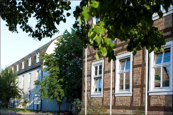 Schlosspark, Trauung unter freiem Himmel, Hochzeit, romantisch, heiraten im Freien, draußen heiraten